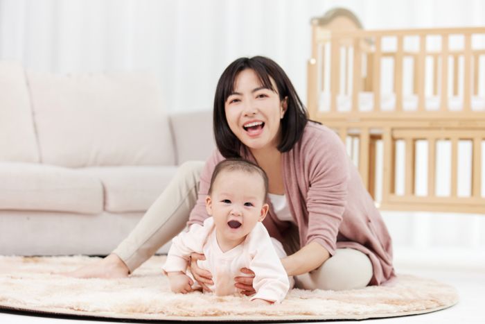 1638772882700135.jpg 攝圖網(wǎng)_501728694_開(kāi)心的嬰兒寶寶和月嫂形象(企業(yè)商用).jpg